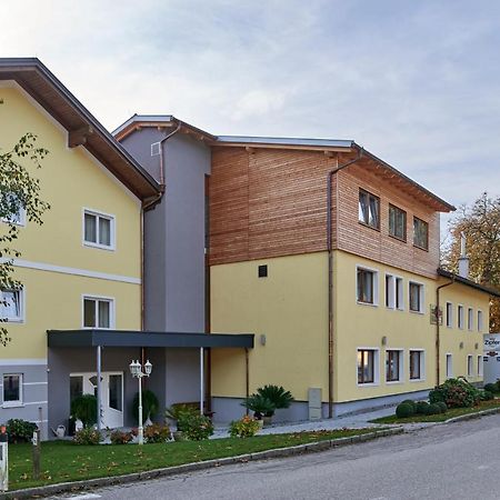 Hotel Gasthof-Strasser Tumeltsham Eksteriør billede